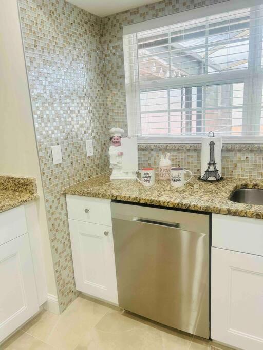 Holiday home Vintage Family Scape + Heated Pool&discount Tampa