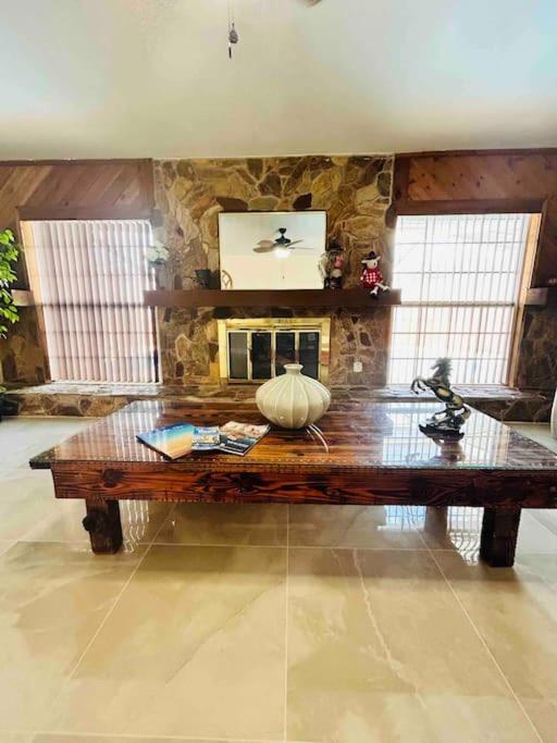 Vintage Family Scape + Heated Pool&discount Holiday home